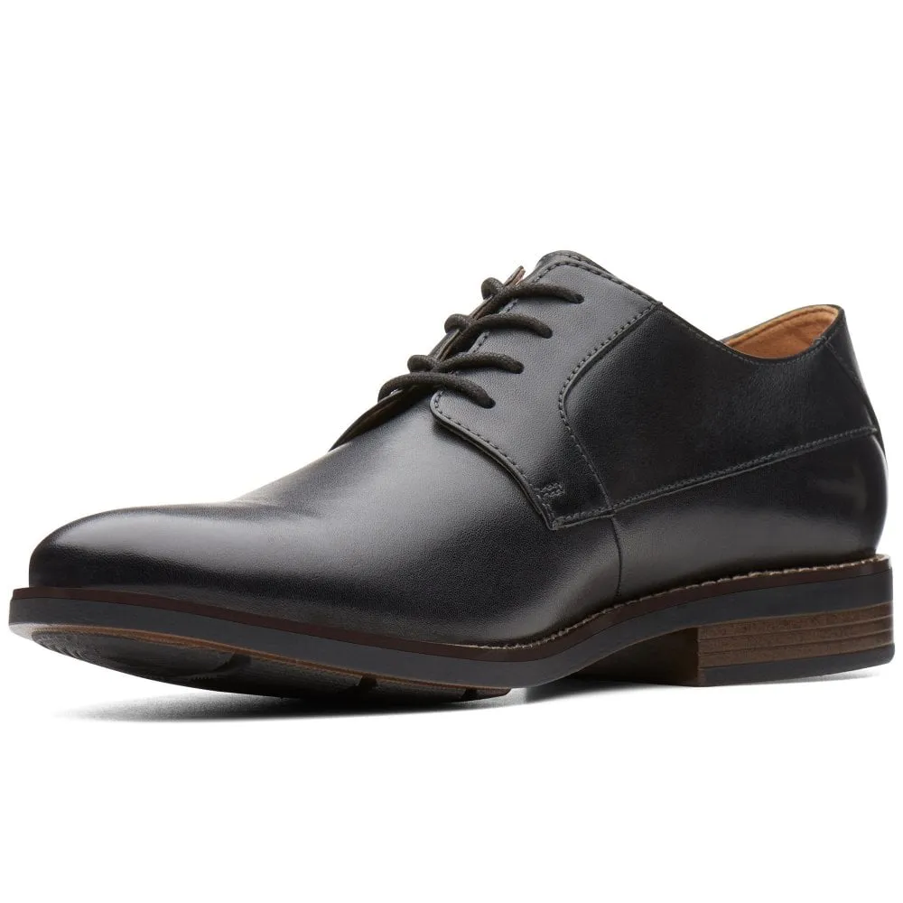 Clarks Becken Plain Black Leather